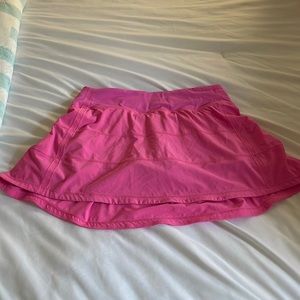 Sonic pink lululemon tennis skirt perfect condition size 4!